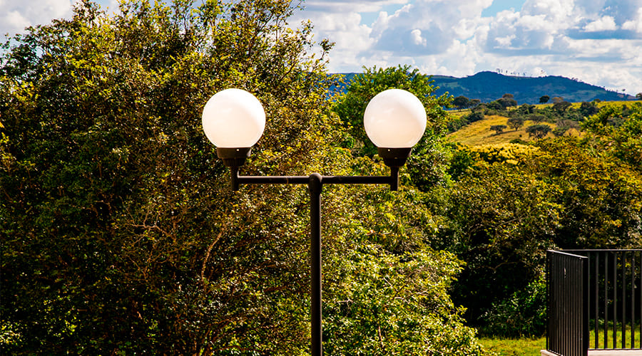 Postes de iluminação para praças públicas